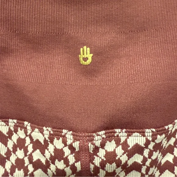 Spiritual Gangster| NWOT Women’s Size M/L Jacquard 7/8 Legging in Burgundy - Picture 9 of 10